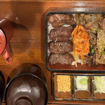 牛カルビ・牛ハラミ焼肉重