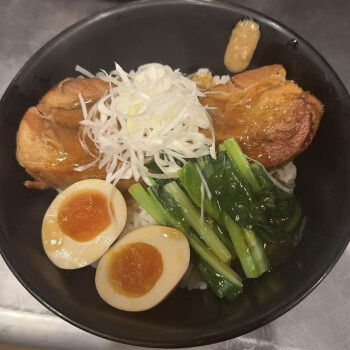 ありそうでなかった！豚角煮丼！