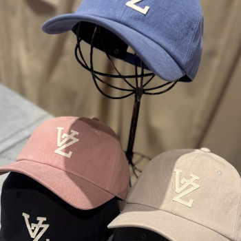 【おすすめ商品のご紹介】VARZAR Monogram Applique Over Fit Washing Ball Cap