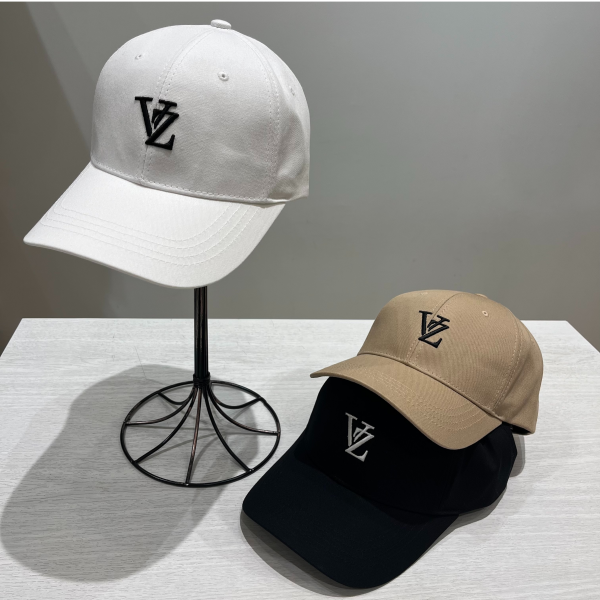 おすすめ商品のご紹介】 VARZAR モノグラムロゴキャップ | クレスト